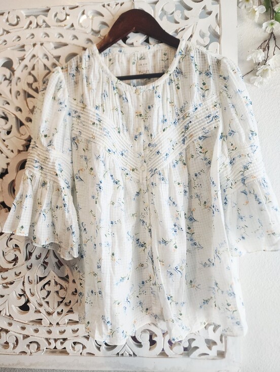 La Vie Rebecca Taylor Tops - LA VIE BY REBECCA TAYLOR CREW NECKLINE FLORAL PRINT 3/4 SLEEVE SZ MEDIUM NWOT
